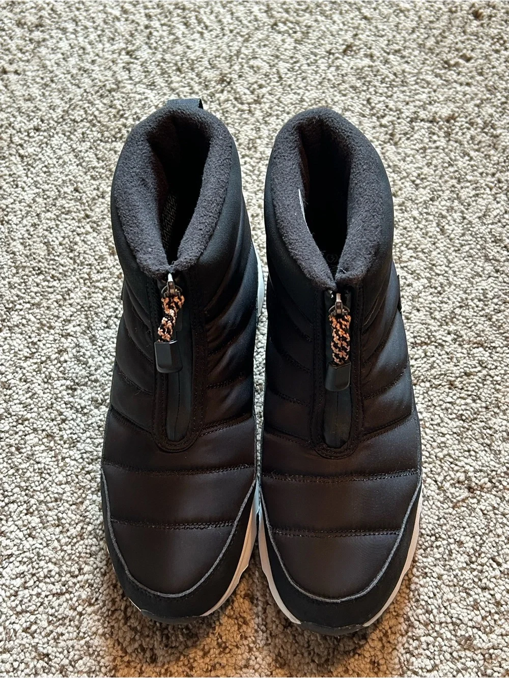Magellan Outdoors stylish black